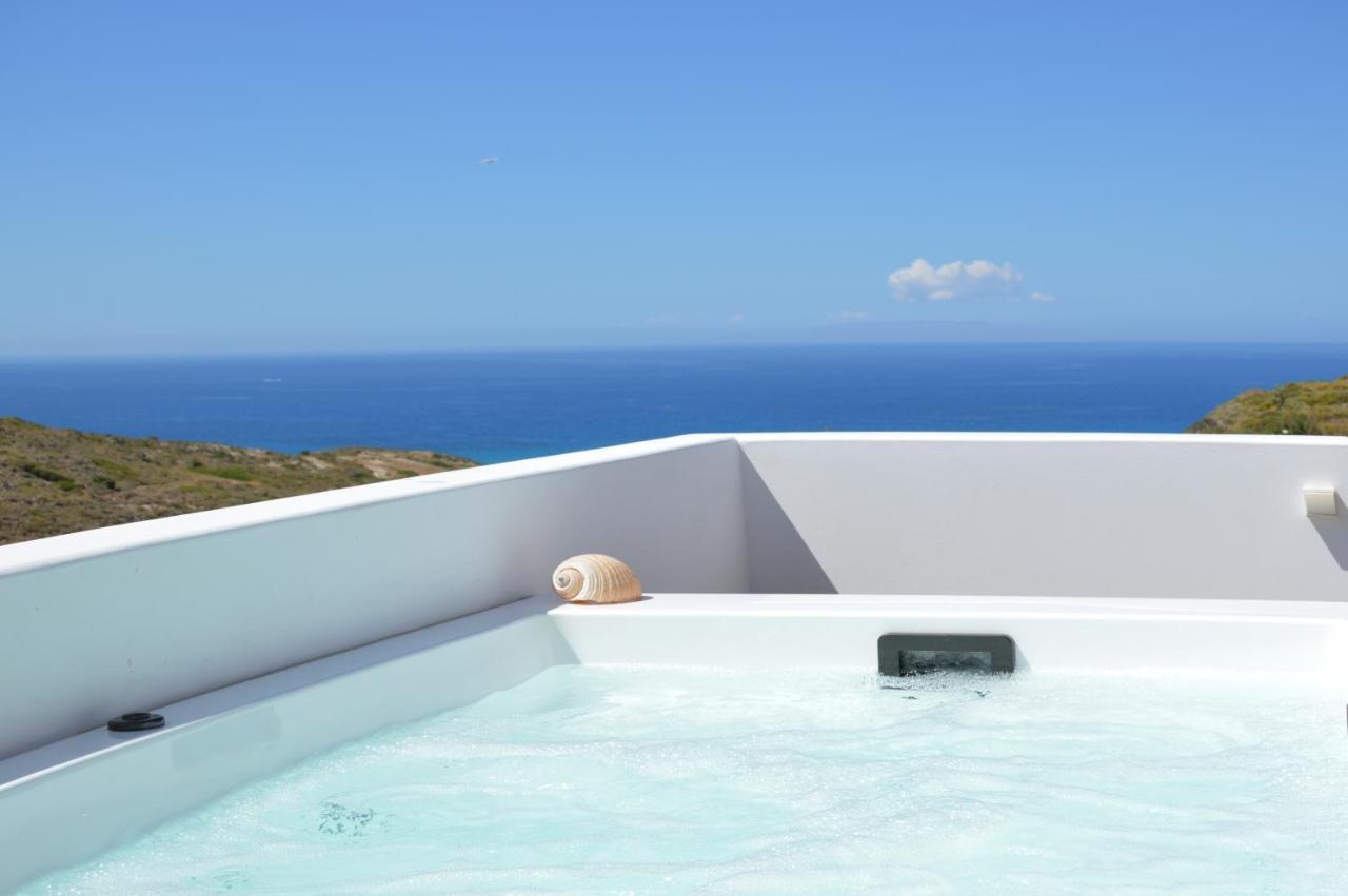 Milos Zen Suites Adamantas  Ngoại thất bức ảnh