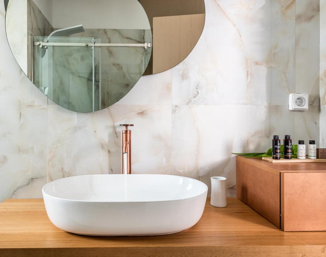 Milos Zen Suites Adamantas  Ngoại thất bức ảnh